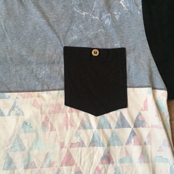 SOLD     PacSun Lira City Geometric Color Block T - Picture 3 of 8